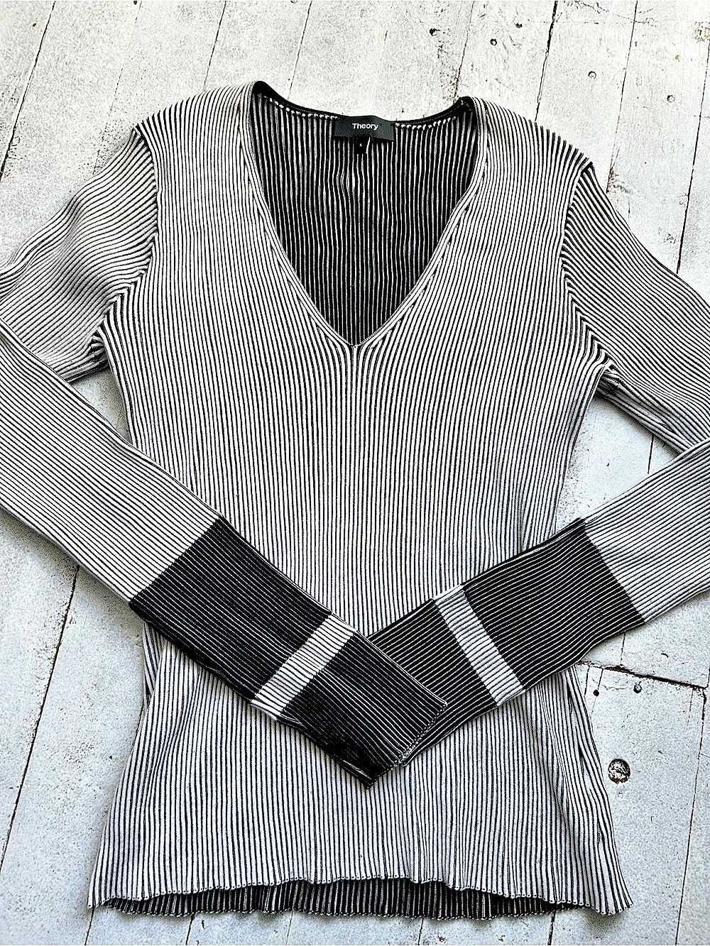 Theory Optic Stripe Prosecco Rib Knit V-Neck Sweater Large